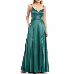 Best Pirce 🤩 City Vibe Sleeveless Spaghetti-Strap Long 👗 Dress Moss 🥰