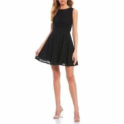 Outlet π City Vibe Sleeveless Scalloped Round Neckline Lace A-line π Dress Black π